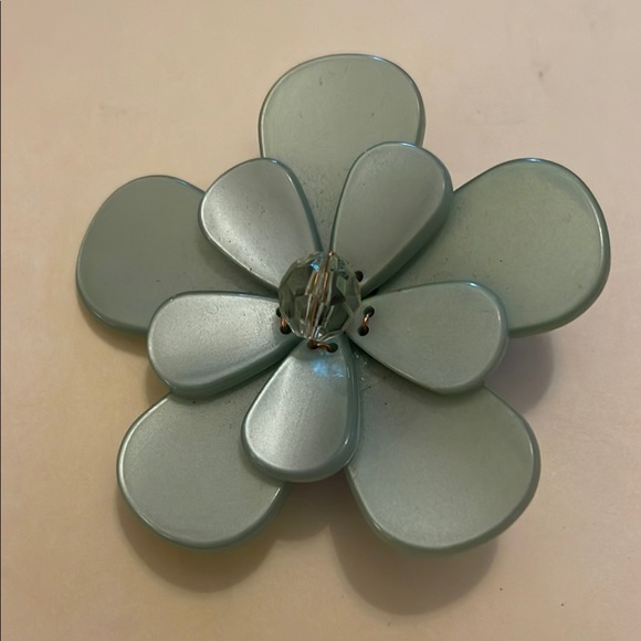 Stylized Green Flower Brooch with Layered Petals - Picture 1 of 2